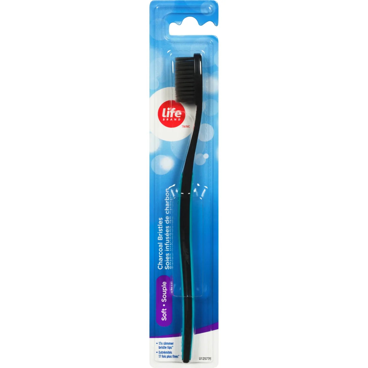 La brosse à dents au charbon ultra-douce